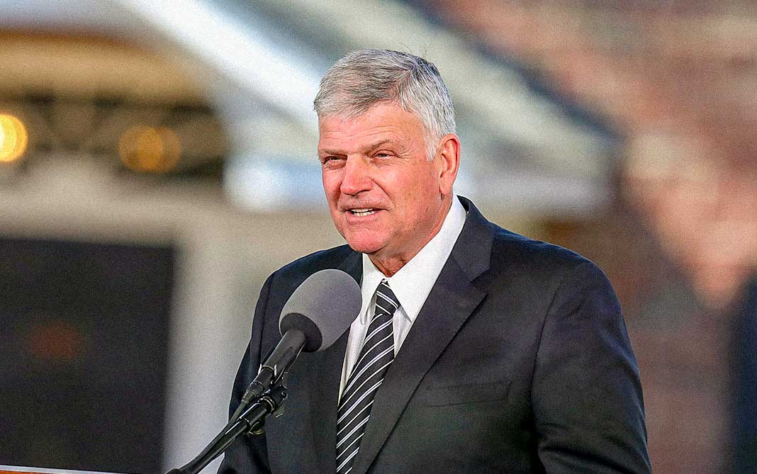 “Só Deus pode consertar um país quebrado”, diz Franklin Graham